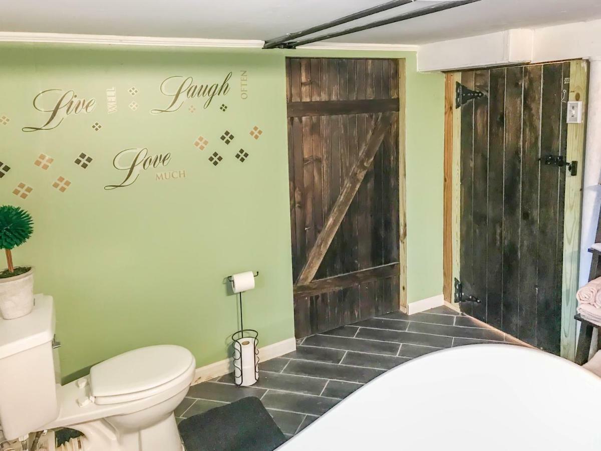 Appartamento Co-Ed Dorm With Fantastic Patio! Ewing Esterno foto