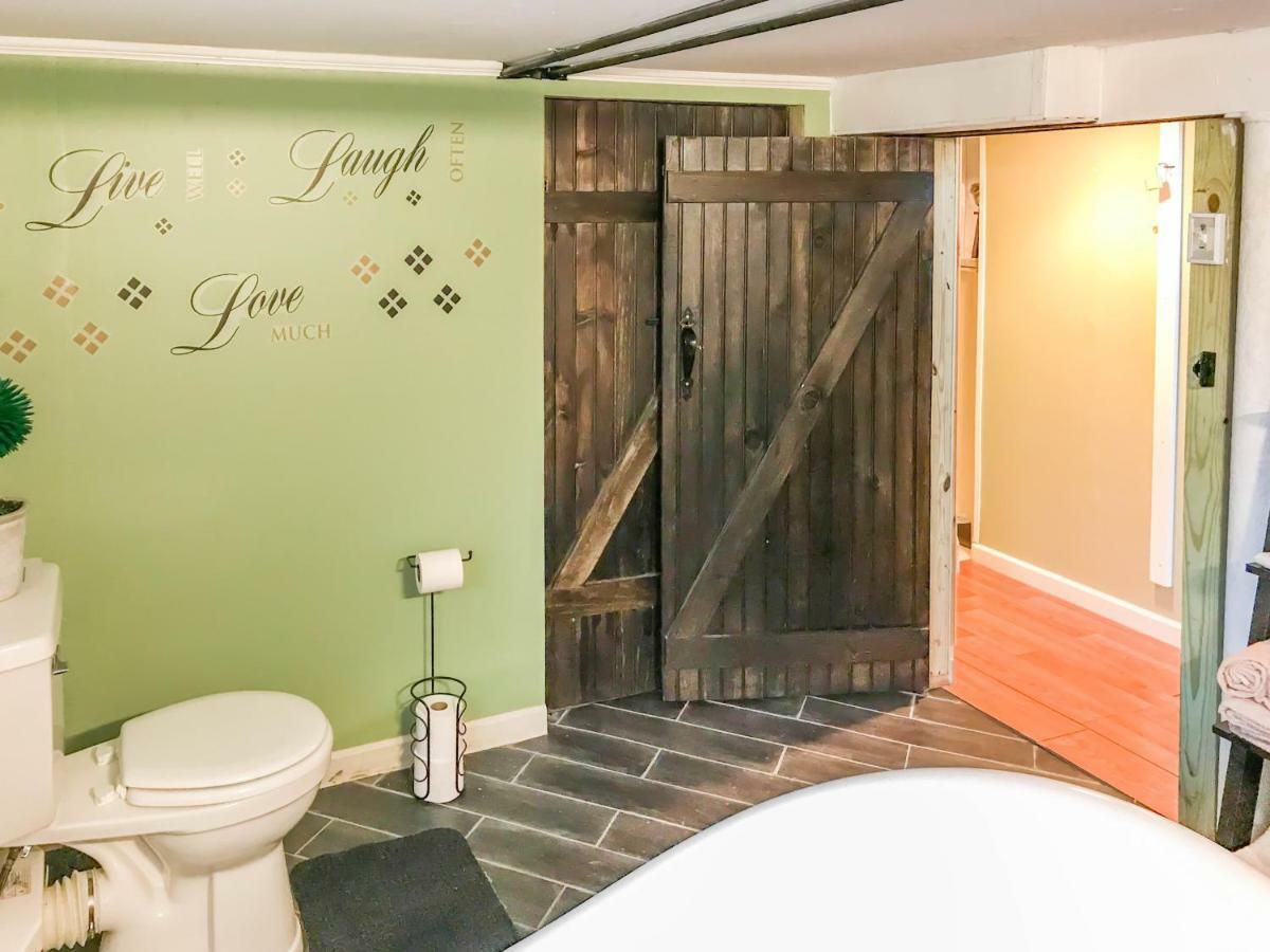Appartamento Co-Ed Dorm With Fantastic Patio! Ewing Esterno foto