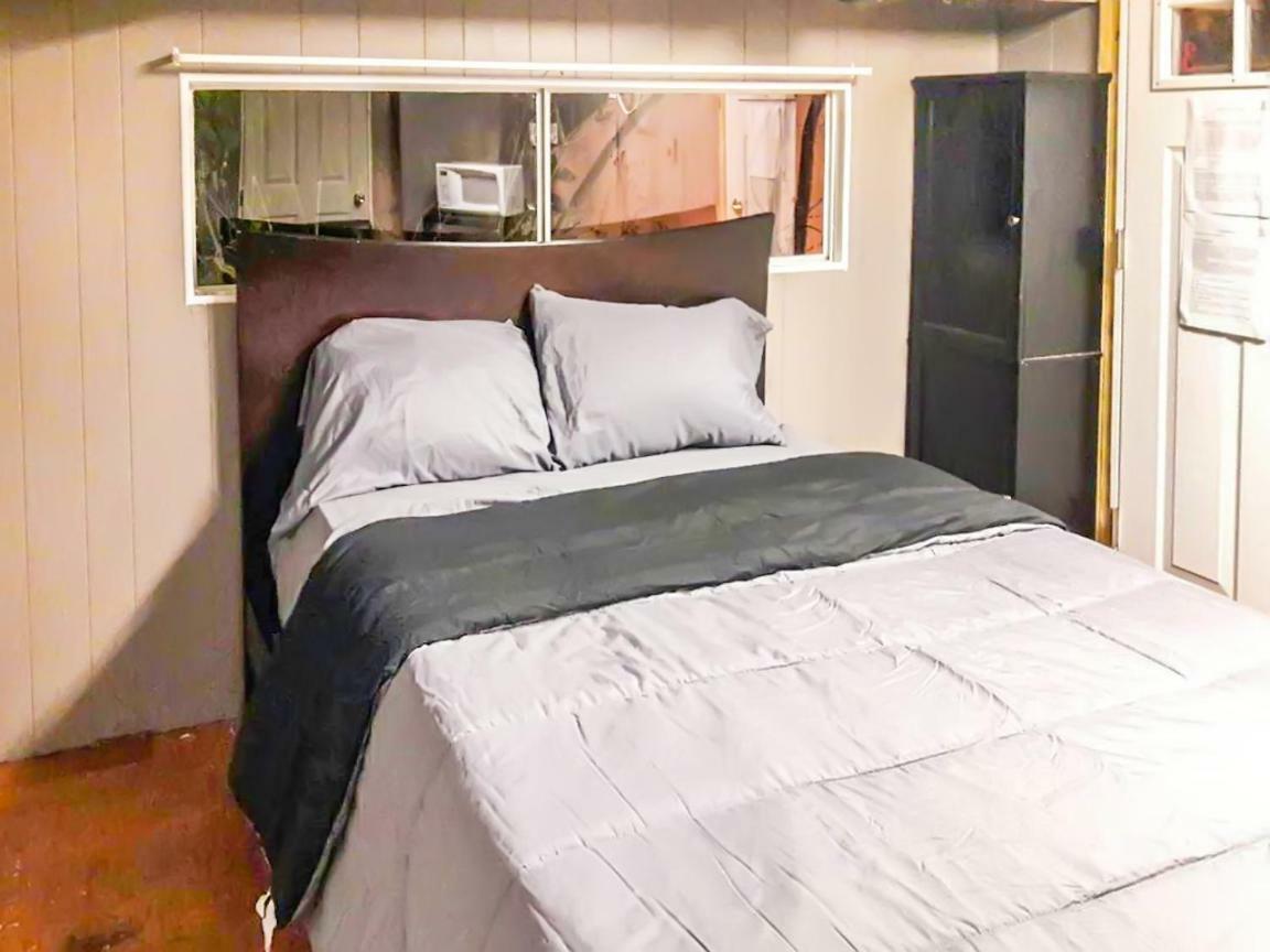 Appartamento Co-Ed Dorm With Fantastic Patio! Ewing Camera foto